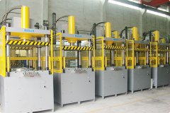 四柱液壓機(jī)液壓馬達(dá)增速不高，輸出扭矩