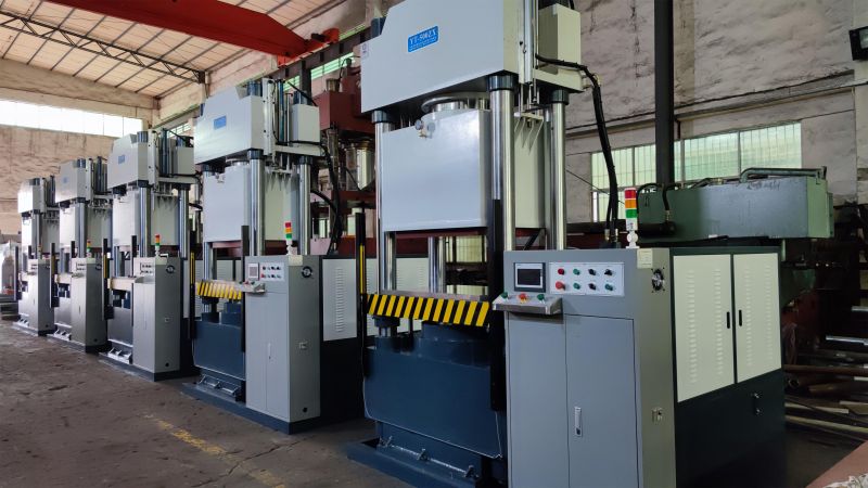 300噸真空熱壓機右視圖